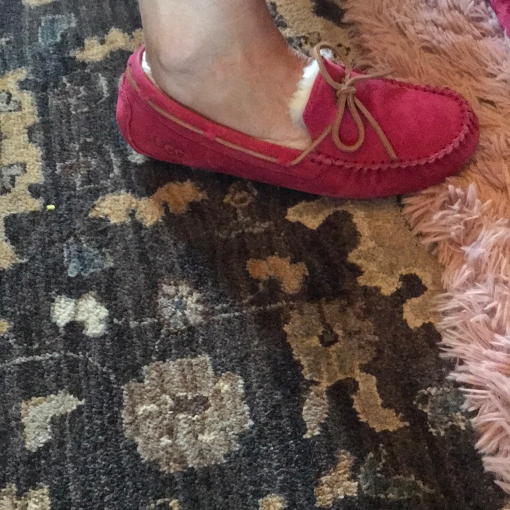Ugg slippers,hot pink never worn super comfy.